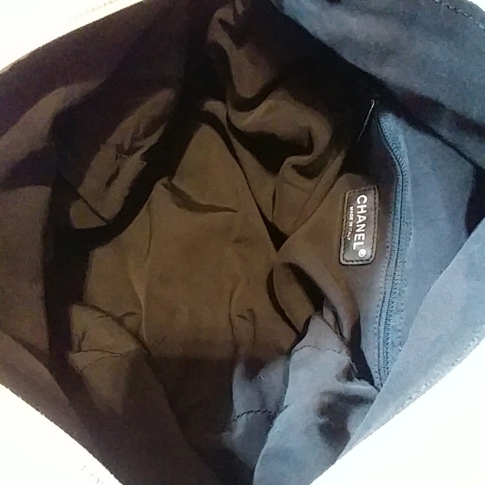 *** SOLD *** Coco Chanel LE Etoile Striped Hobo - Picture 5 of 8
